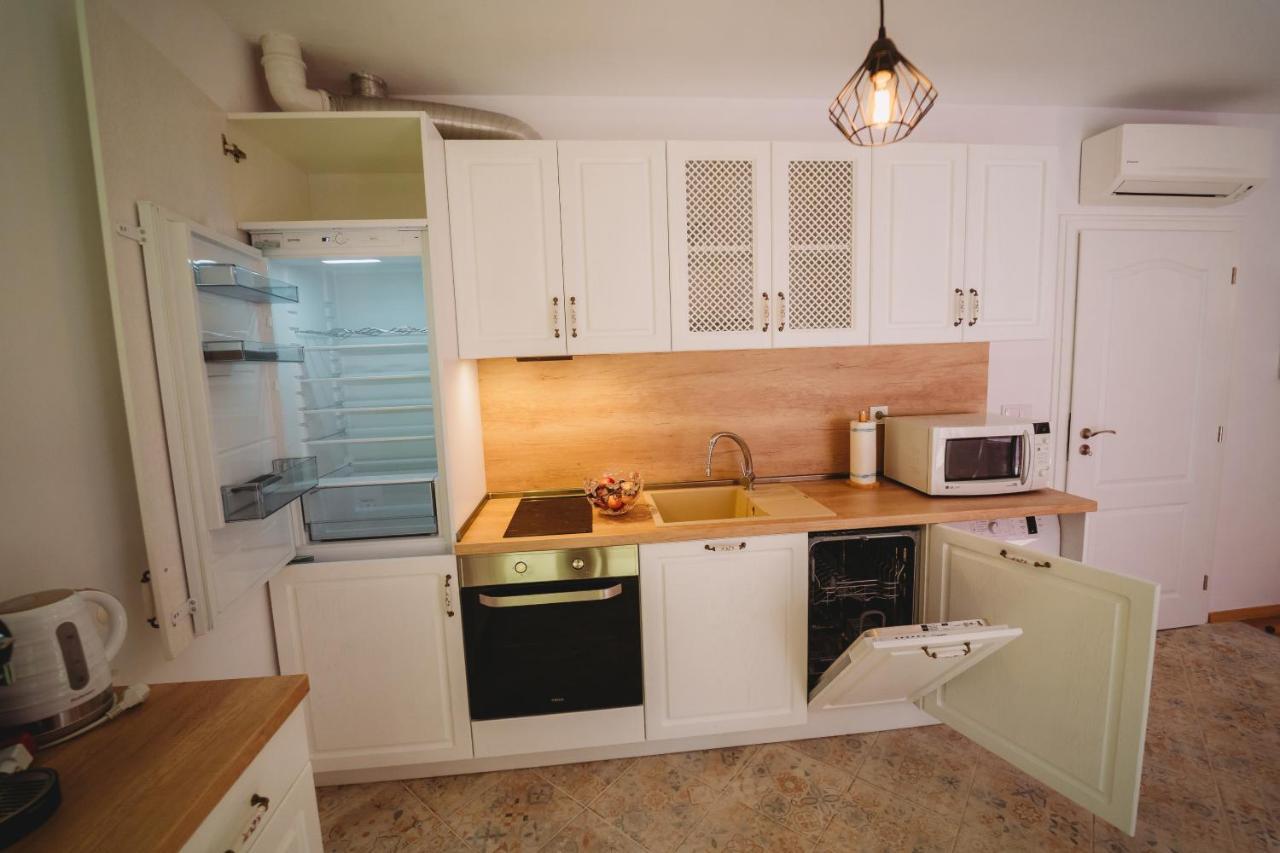 Andreya'S Sea Apartment-Beach, Sea Garden ,Old Town, Free Parking, Free Evcharging Station Varna Extérieur photo